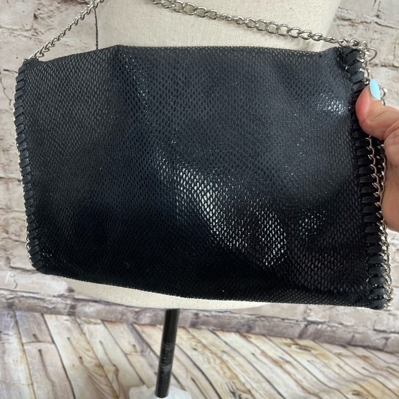 TARNISH Black Leather Flap Over Cross Body Bag With Removeable Chain Str… - Picture 6 of 12